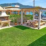 Vendégház Houmis Apts & 3*