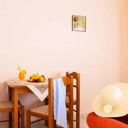 Houmis Apts & 3* Ájosz Jeórjosz Págon