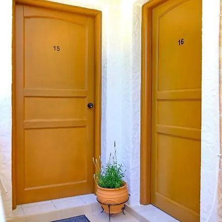 Houmis Apts & 3* Ájosz Jeórjosz Págon