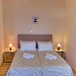 Houmis Apts&studios Gæstehus 3*