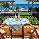 Houmis Apts&studios Agios Georgios Pagon