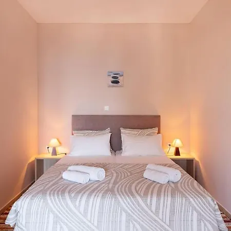 Houmis Apts&studios 3*
