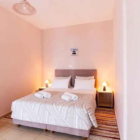 Houmis Apts & Agios Georgios Pagon