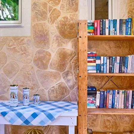 Pensjonat Houmis Apts & 3*