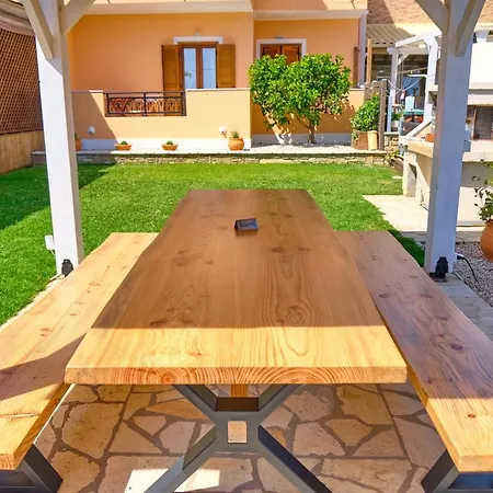 Houmis Apts & Guest house Agios Georgios Pagon