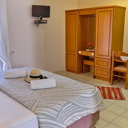 Pensjonat Houmis Apts & Agios Georgios Pagon