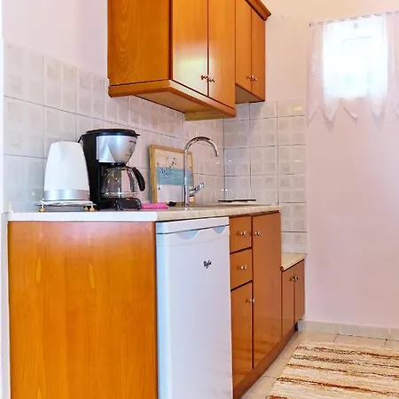 Houmis Apts & Affittacamere Agios Georgios Pagon