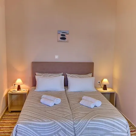 Houmis Apts & Guest house *