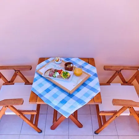 Houmis Apts & Guest house Agios Georgios Pagon