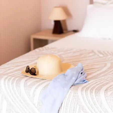 Houmis Apts & Pensjonat 3*