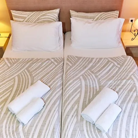 Houmis Apts & 3* Agios Georgios Pagon