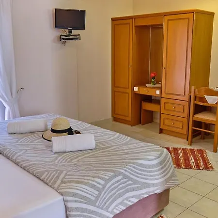 Houmis Apts & Agios Georgios Pagon