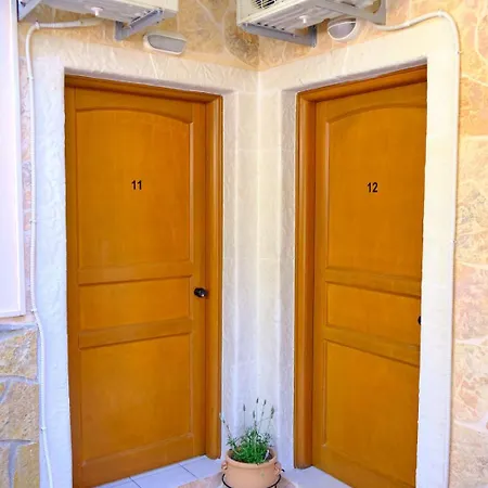 Pensjonat Houmis Apts & 3*