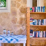 Maison d'hôtes Houmis Apts & 3*