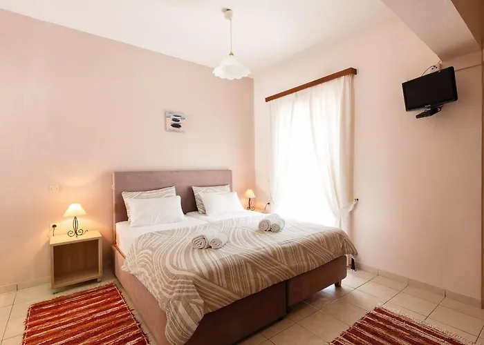 Гостевой дом Houmis Apts & Агиос-Георгиос-Пагон