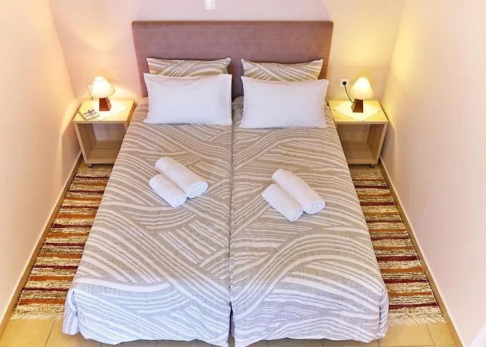 Houmis Apts & 3* Агиос-Георгиос-Пагон