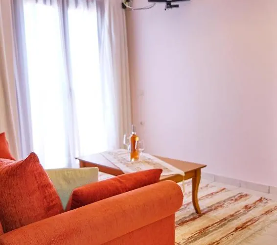 Гостевой дом Houmis Apts & 3*