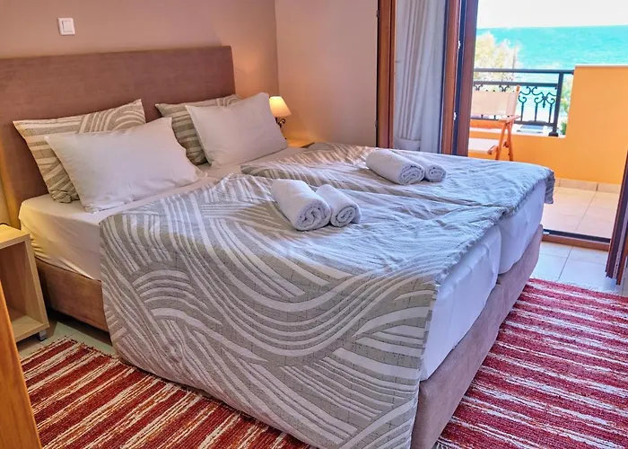 Houmis Apts & Гостевой дом 3*