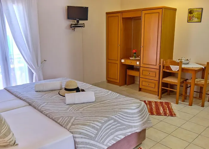 Гостевой дом Houmis Apts & Агиос-Георгиос-Пагон