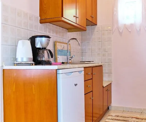 Houmis Apts & Гостевой дом Агиос-Георгиос-Пагон