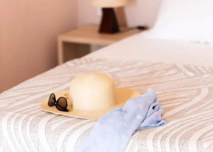 Houmis Apts & Гостевой дом 3*