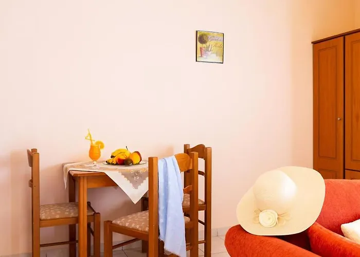 Houmis Apts & Гостевой дом Агиос-Георгиос-Пагон