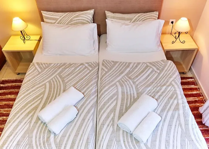 Houmis Apts & 3* Агиос-Георгиос-Пагон