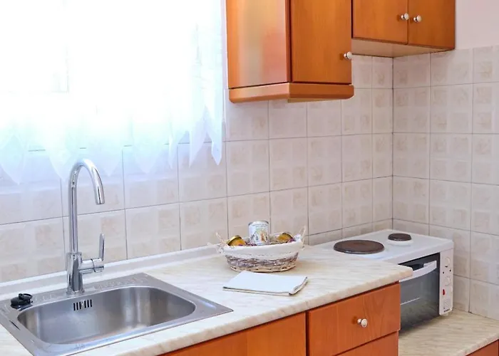 Houmis Apts & Гостевой дом