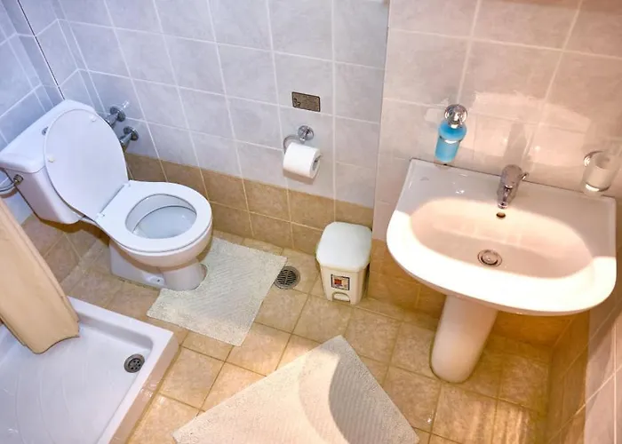 Гостевой дом Houmis Apts & 3*