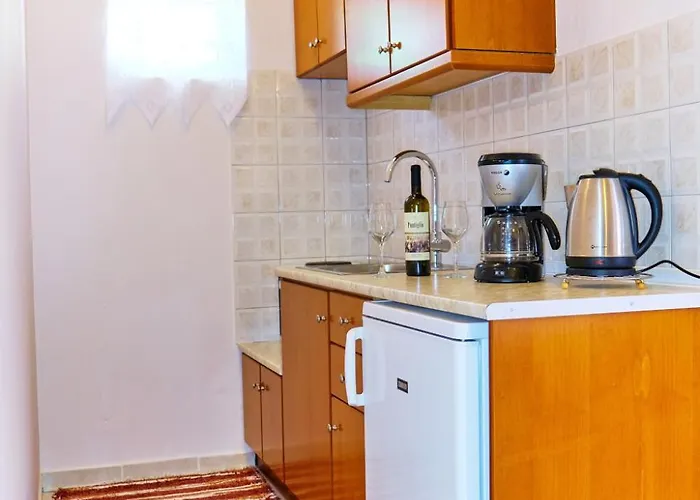 Houmis Apts & Гостевой дом 3*